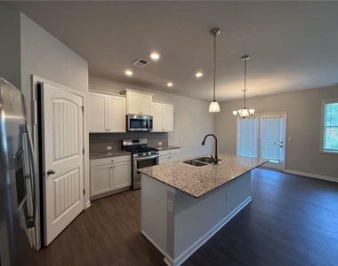 173 Wayside Terrace - Photo Thumbnail 6