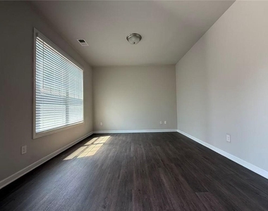 173 Wayside Terrace - Photo Thumbnail 3