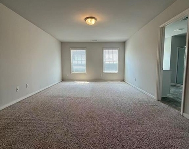 173 Wayside Terrace - Photo Thumbnail 15