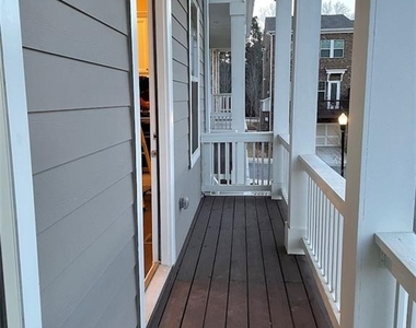 404 Caravelle Walk - Photo Thumbnail 10