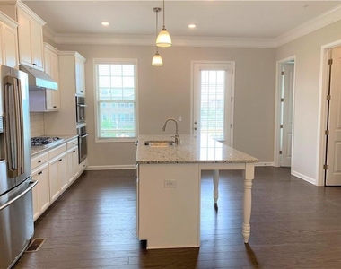 404 Caravelle Walk - Photo Thumbnail 7