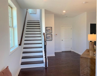404 Caravelle Walk - Photo Thumbnail 2