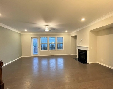 404 Caravelle Walk - Photo Thumbnail 3