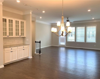 404 Caravelle Walk - Photo Thumbnail 4