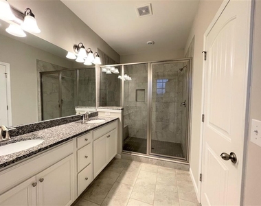 404 Caravelle Walk - Photo Thumbnail 13