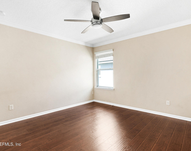 352 Silver Glen Avenue - Photo Thumbnail 12