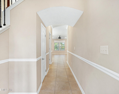 352 Silver Glen Avenue - Photo Thumbnail 6