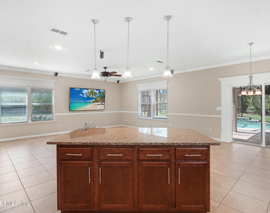 352 Silver Glen Avenue - Photo Thumbnail 7