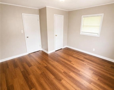 1224 Appling Court - Photo Thumbnail 4