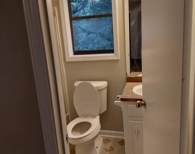 257 Castleair Drive Ne - Photo Thumbnail 14