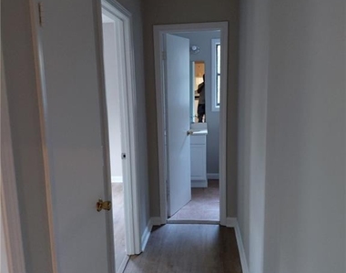 257 Castleair Drive Ne - Photo Thumbnail 9