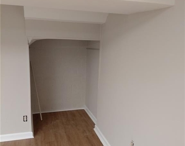257 Castleair Drive Ne - Photo Thumbnail 18