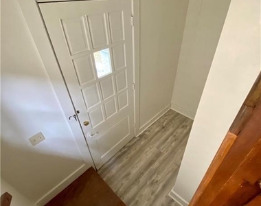 232 Sydney Street - Photo Thumbnail 8
