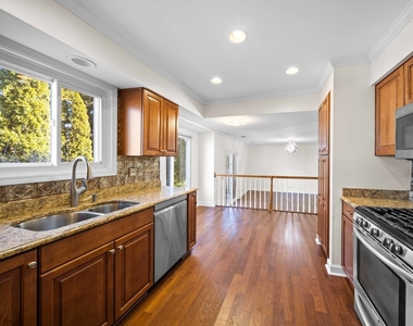 97 E Harbor Drive - Photo Thumbnail 5