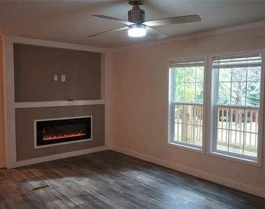 210 Woodland Street - Photo Thumbnail 5