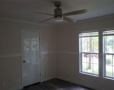 210 Woodland Street - Photo Thumbnail 13