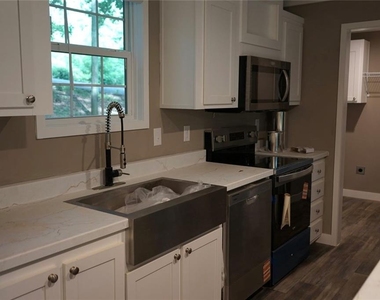 210 Woodland Street - Photo Thumbnail 8