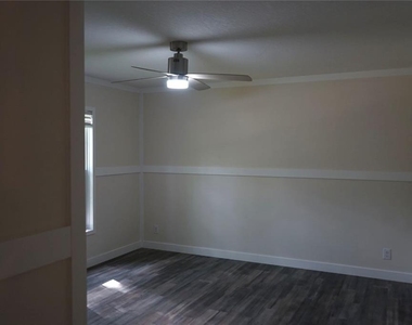 210 Woodland Street - Photo Thumbnail 12