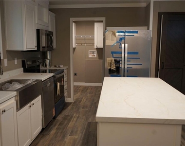210 Woodland Street - Photo Thumbnail 9