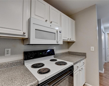 3655 Habersham Road Ne - Photo Thumbnail 6
