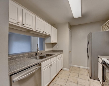 3655 Habersham Road Ne - Photo Thumbnail 5