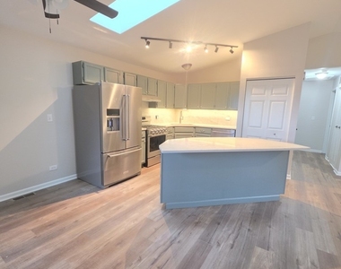 423 S 3rd Street - Photo Thumbnail 2
