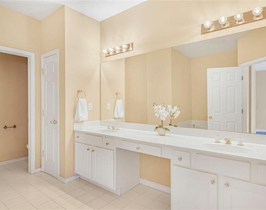 132 Wetherbrooke Lane - Photo Thumbnail 14