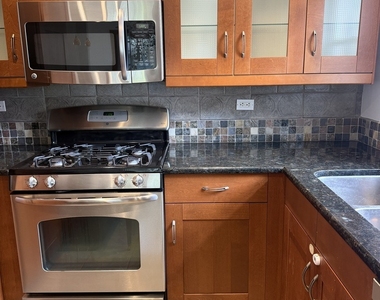 550 Laramie Avenue - Photo Thumbnail 12