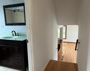 550 Laramie Avenue - Photo Thumbnail 22