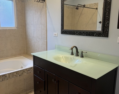 550 Laramie Avenue - Photo Thumbnail 23