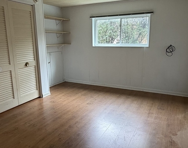 550 Laramie Avenue - Photo Thumbnail 14