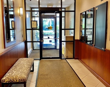 1250 S Indiana Avenue - Photo Thumbnail 29