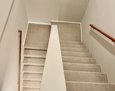 1250 S Indiana Avenue - Photo Thumbnail 13