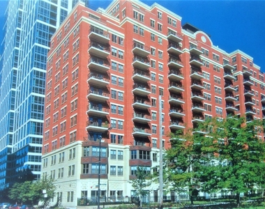 1250 S Indiana Avenue - Photo Thumbnail 5