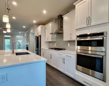 2061 Morrison Avenue - Photo Thumbnail 2