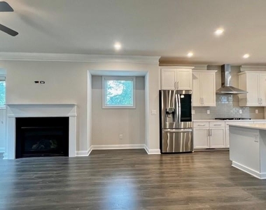 2061 Morrison Avenue - Photo Thumbnail 4