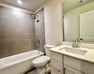 2061 Morrison Avenue - Photo Thumbnail 14