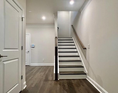 2061 Morrison Avenue - Photo Thumbnail 1