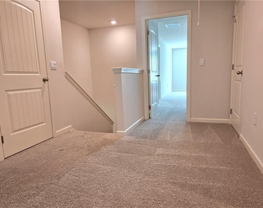 3101 Greyton Drive - Photo Thumbnail 5