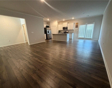 3101 Greyton Drive - Photo Thumbnail 3