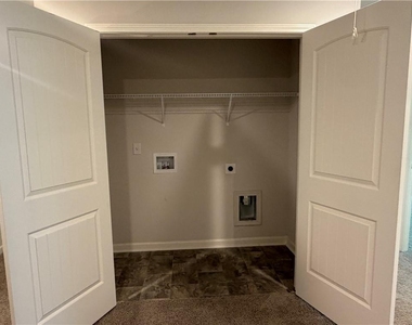 3101 Greyton Drive - Photo Thumbnail 13