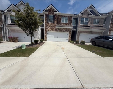3101 Greyton Drive - Photo Thumbnail 1