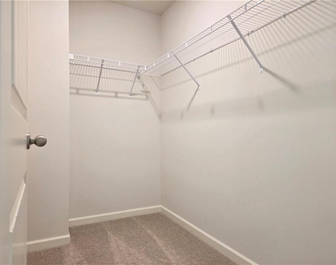 3101 Greyton Drive - Photo Thumbnail 9