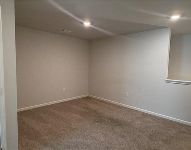 3101 Greyton Drive - Photo Thumbnail 14