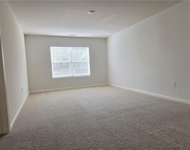 3101 Greyton Drive - Photo Thumbnail 11