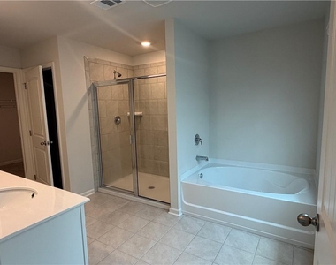 3101 Greyton Drive - Photo Thumbnail 7