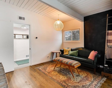 2649 Crawford Avenue - Photo Thumbnail 5