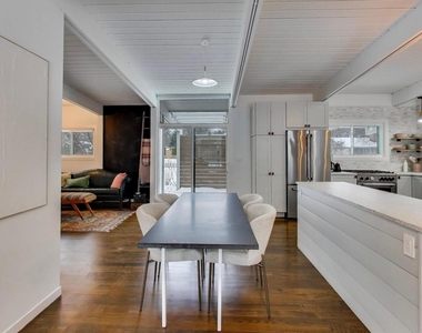 2649 Crawford Avenue - Photo Thumbnail 9