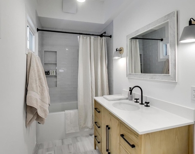 2649 Crawford Avenue - Photo Thumbnail 24