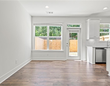 161 Auburn Valley Way - Photo Thumbnail 9